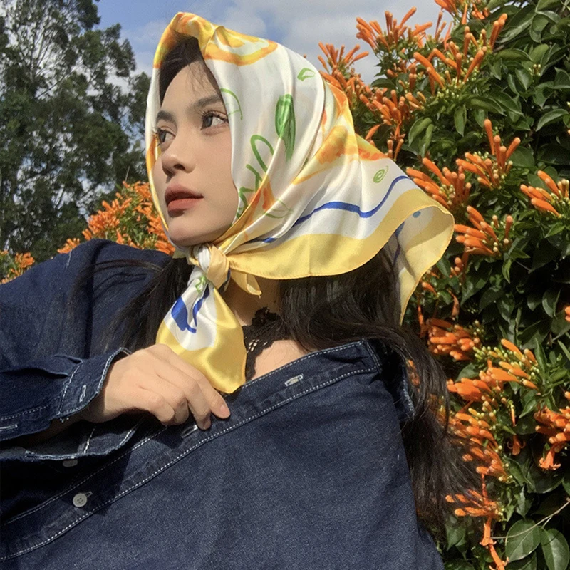 70cm Square Lemon Print Yellow - Ascot Neck Scarf avis et prix