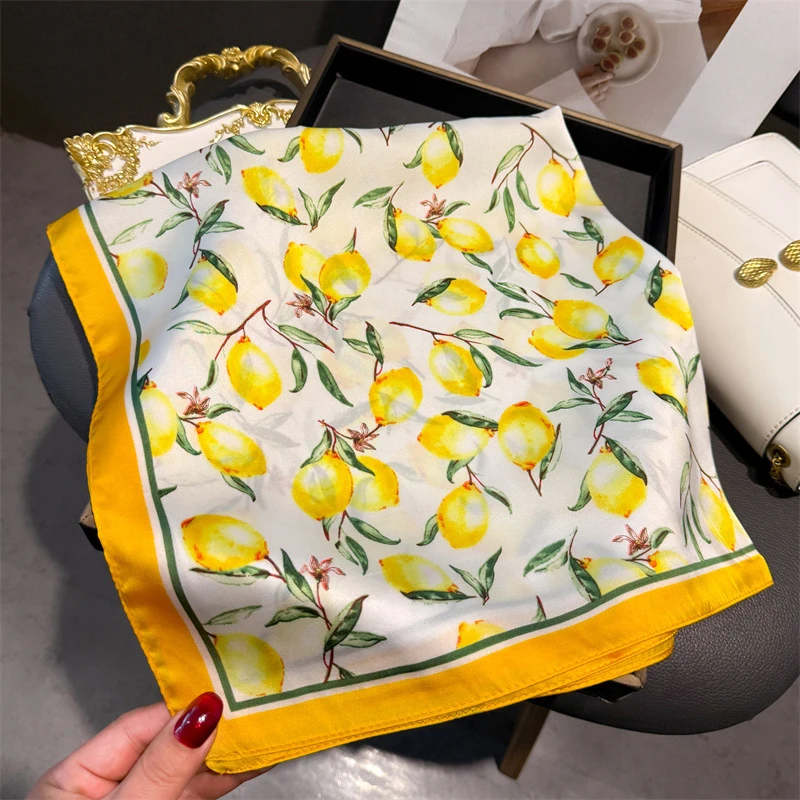 70cm Square Lemon Print Yellow - Ascot Neck Scarf avis et prix