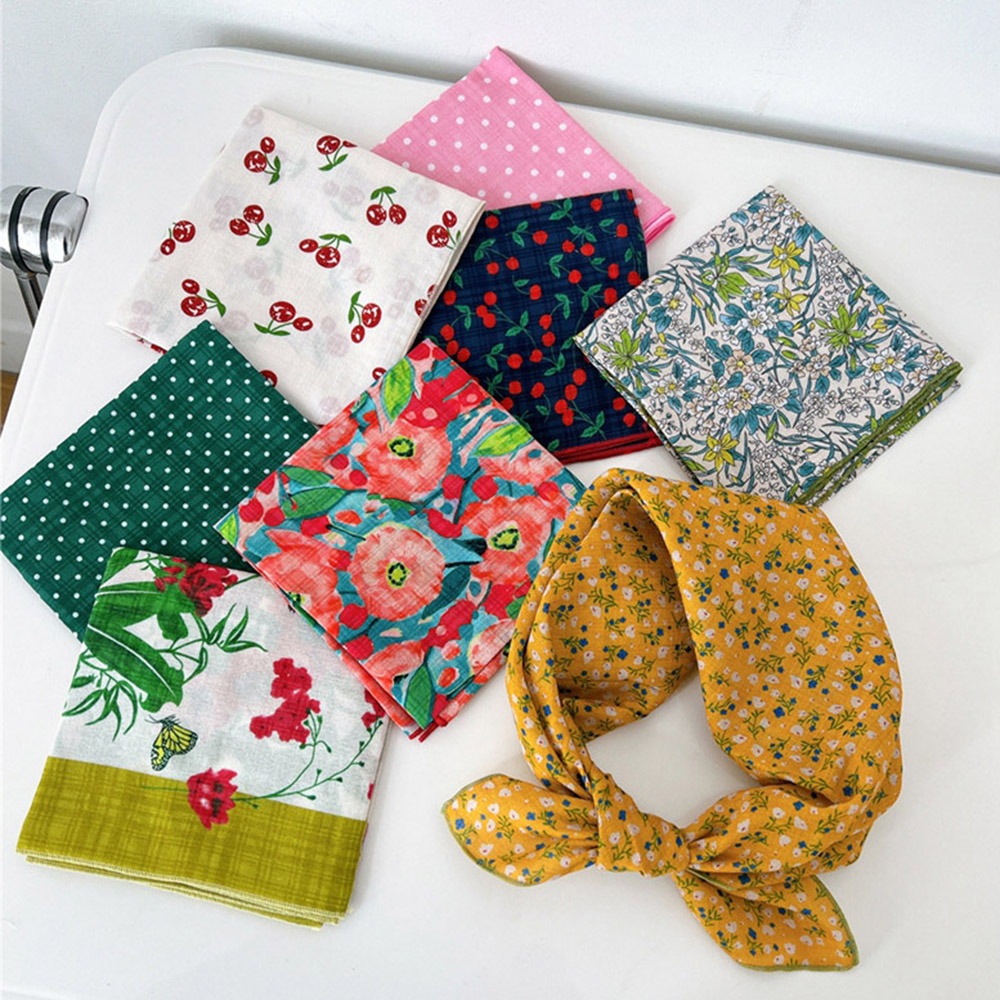 Multi-Colored Polka Dot Cherry - Bandana Cotton avis et prix