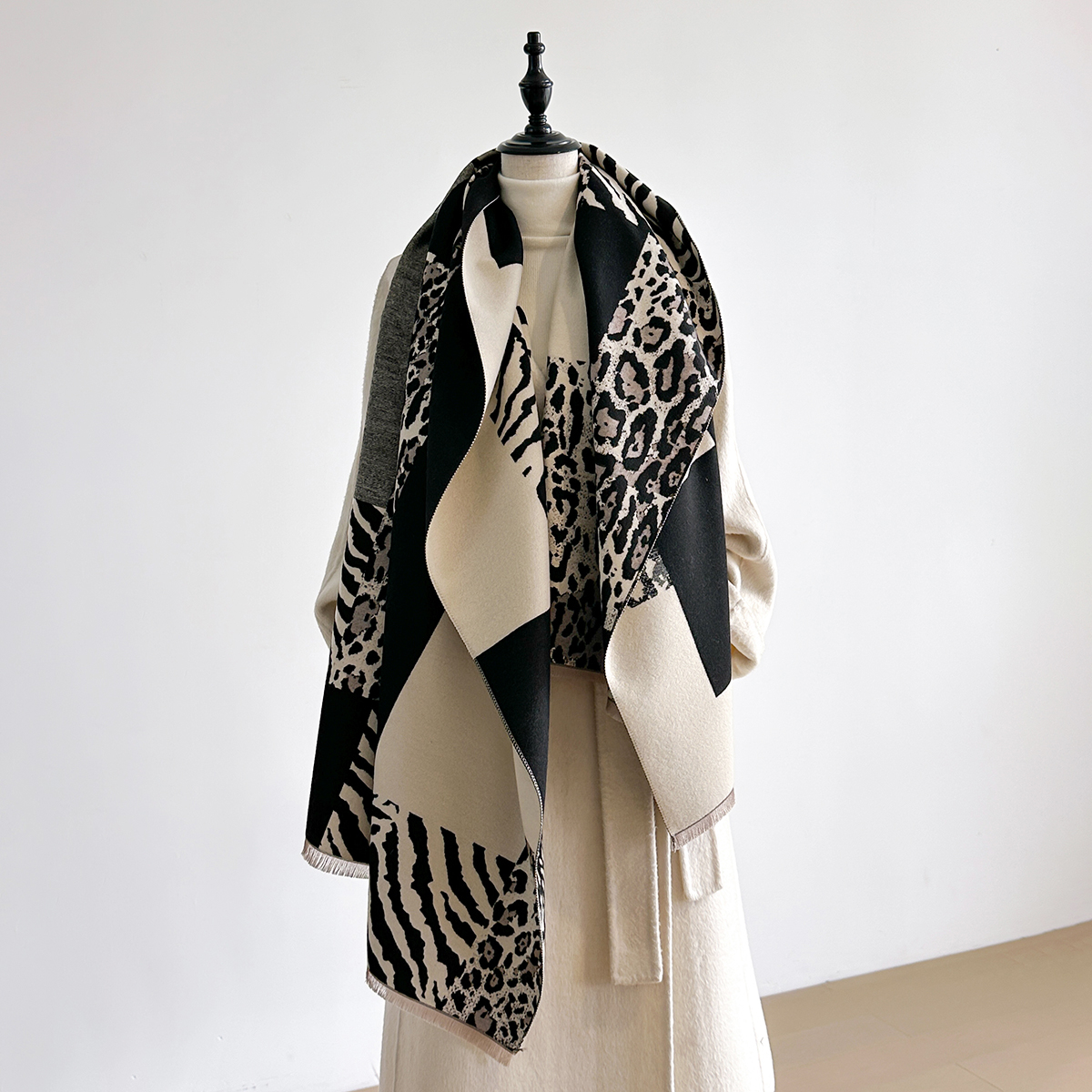 New Brand Elegance Two-Sided L - Woven Scarf Blanket avis et prix